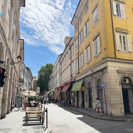 Cavana 10 Tirabora Short Rent Trieste Eksteriør bilde